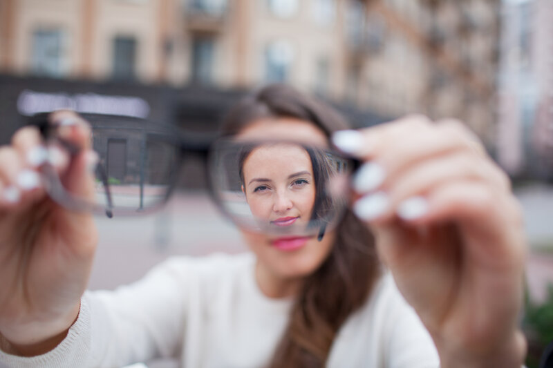 https://atlanticeyeinstitute.com/wp-content/uploads/2020/11/blurred-vision-near-or-far-could-be-astigmatism.jpg