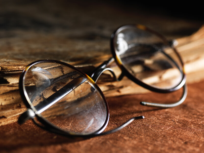 The History Of Eyeglasses | Atlantic Eye Institute