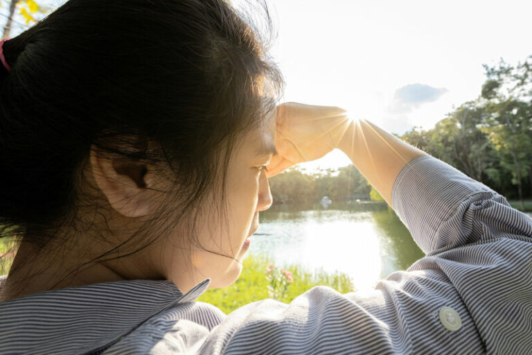 9 potential causes of light sensitivity